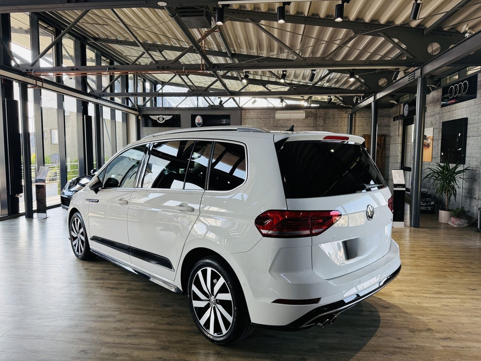 Volkswagen Touran R-Line DSG*PANO*ACC*LED*MASSAGE* foto 4