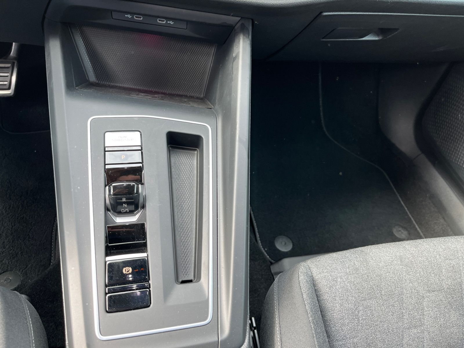 Volkswagen Golf 1.0eTSI Move DSG ACC Navi PDC Climatr Sitzh foto 8