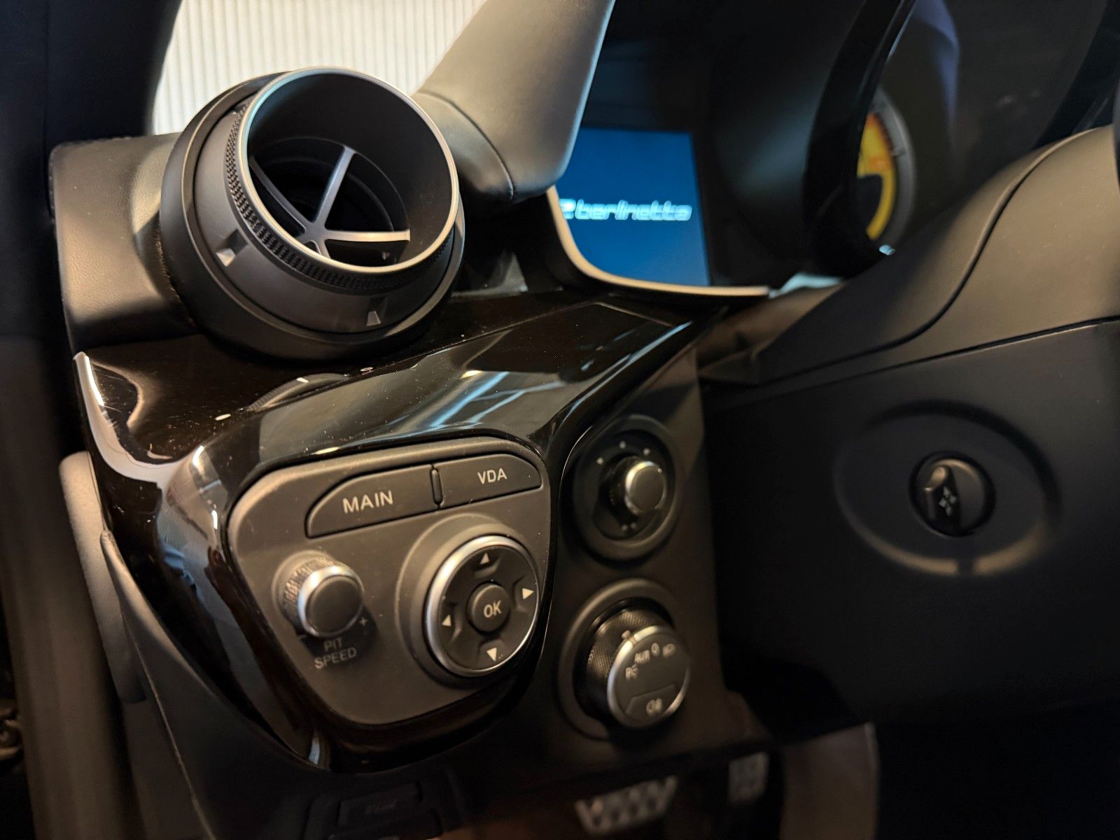 Ferrari Novitec Auspuff + Carbon Garantie 10/2028 foto 17