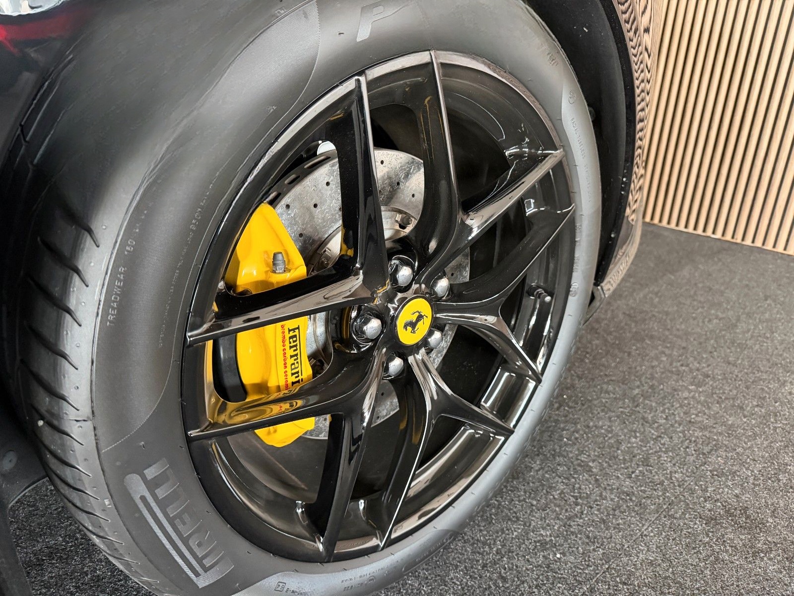 Ferrari Novitec Auspuff + Carbon Garantie 10/2028 foto 5