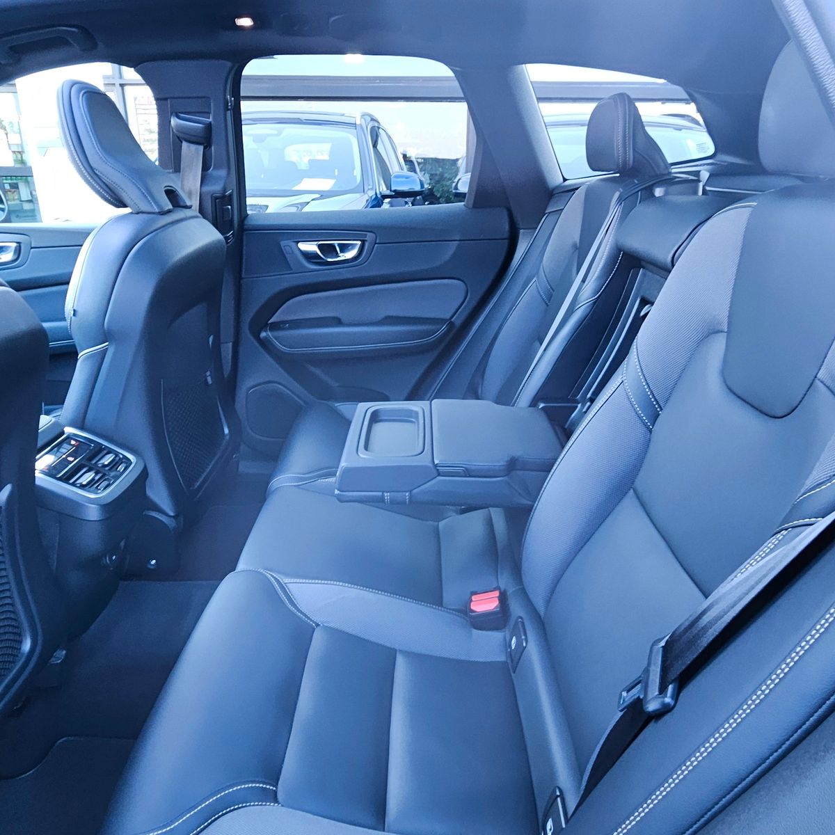 Volvo XC60 R Design*seltener B6!*AIRRIDE*22'*NP81t€ foto 16