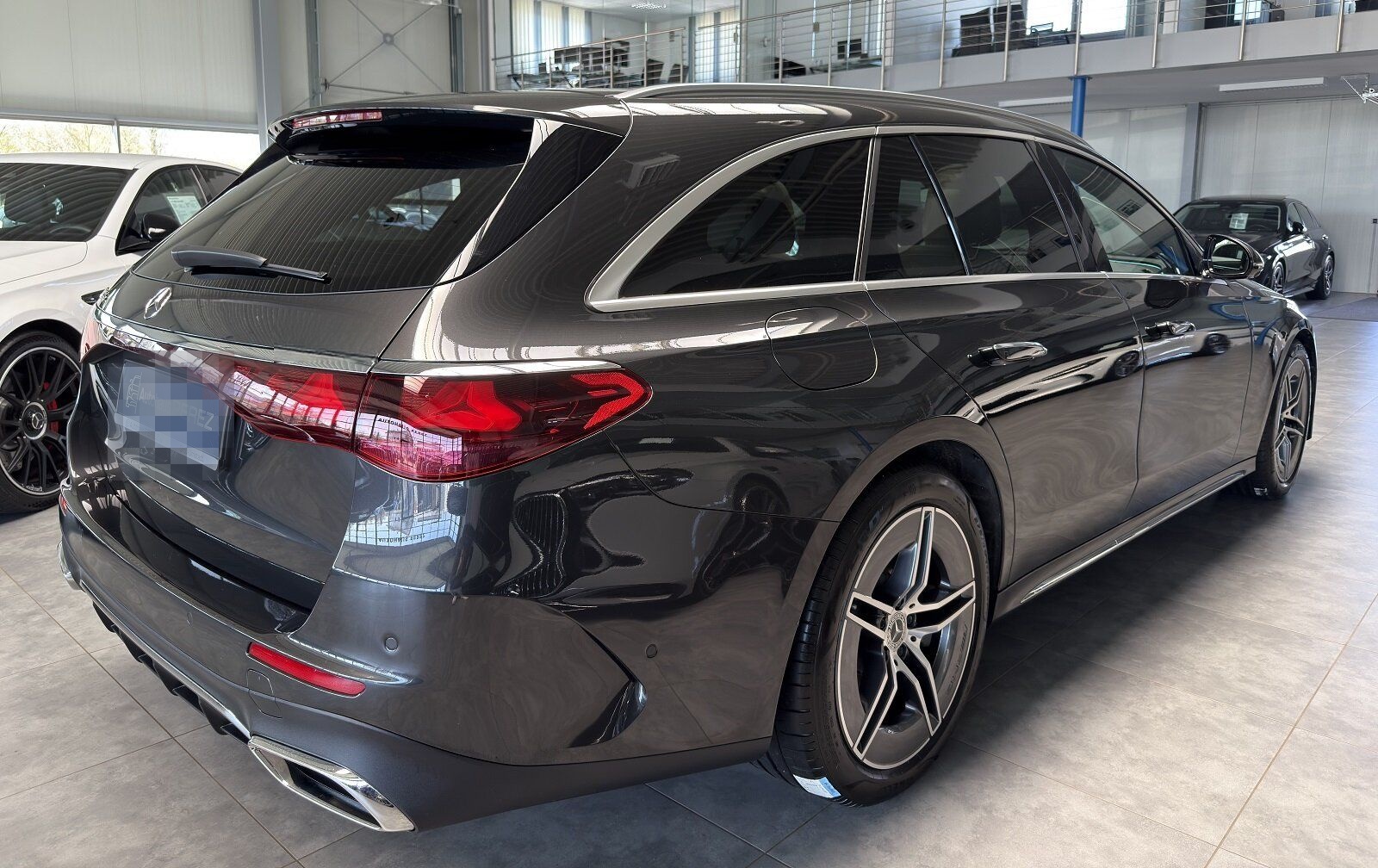 Mercedes-Benz E 300 T de 4M AMG PREM.+SUPERSCREEN-UVP:105.815€ foto 3