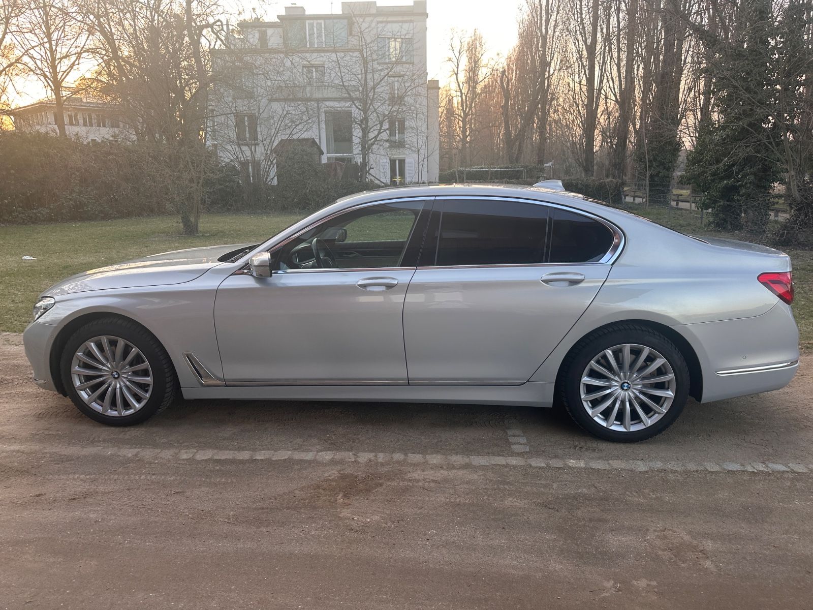 BMW 730d xDrive - BMW Individual foto 11