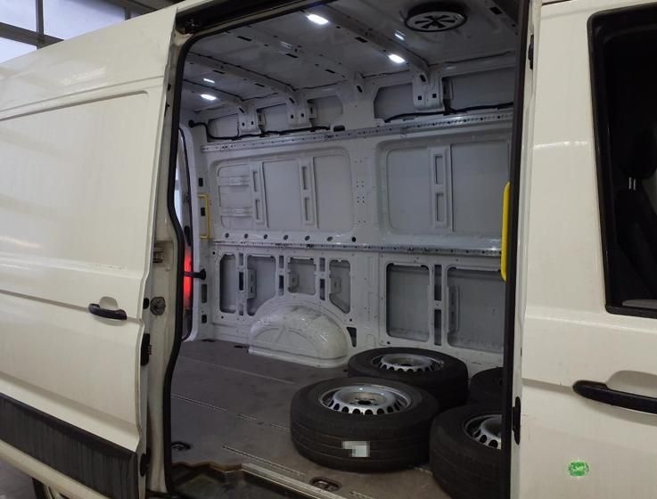 Volkswagen Crafter 35 Kasten MR 2.0 TDI EU6 SCR Front 103kW foto 6