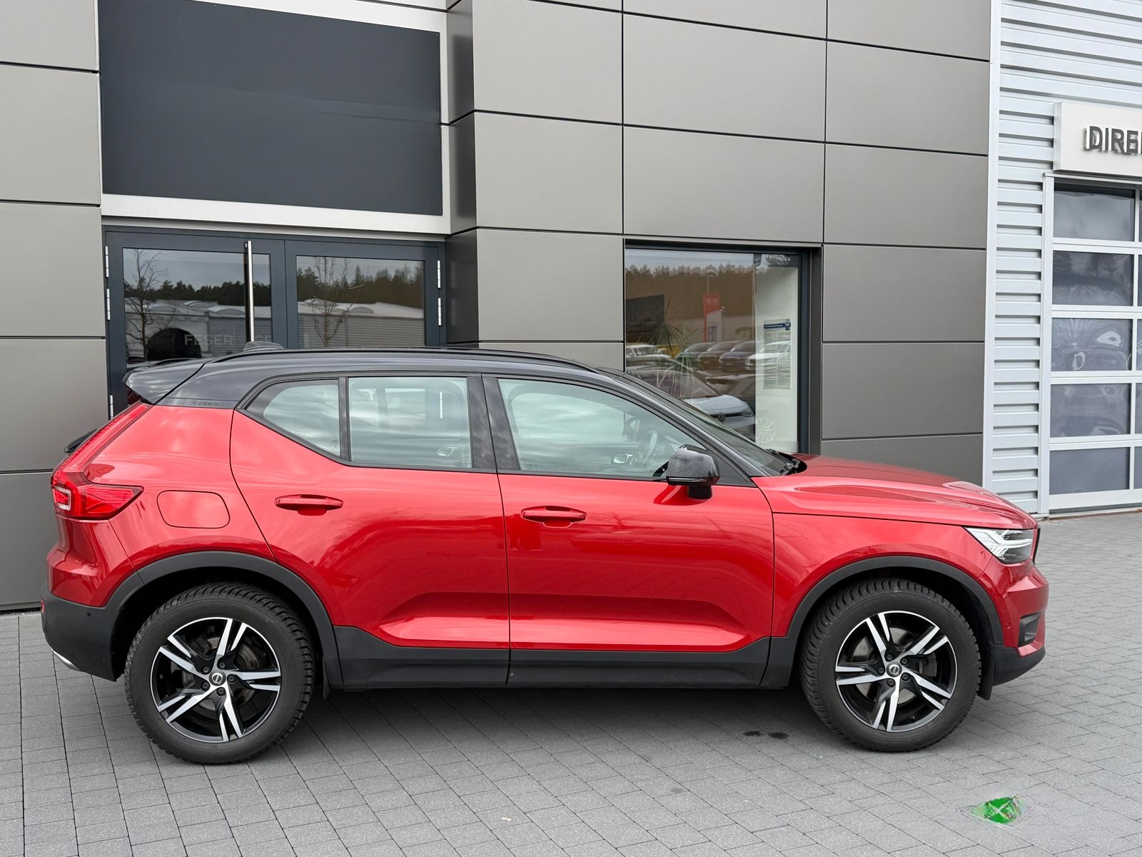 Volvo XC40 T5 R Design AWD NAVI/LED/AHK/360°/PANO foto 2