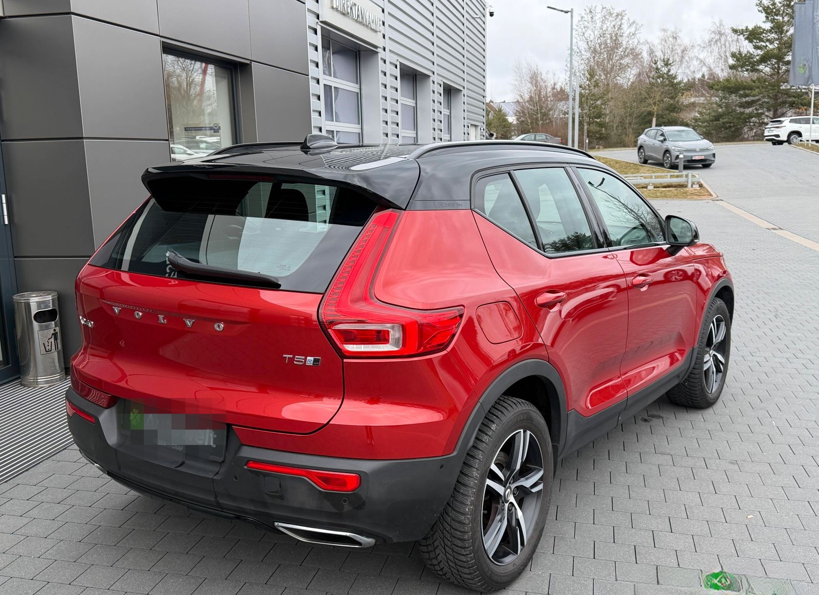 Volvo XC40 T5 R Design AWD NAVI/LED/AHK/360°/PANO foto 3