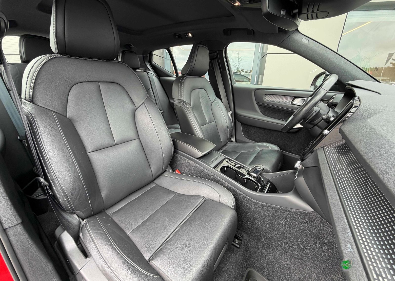 Volvo XC40 T5 R Design AWD NAVI/LED/AHK/360°/PANO foto 22