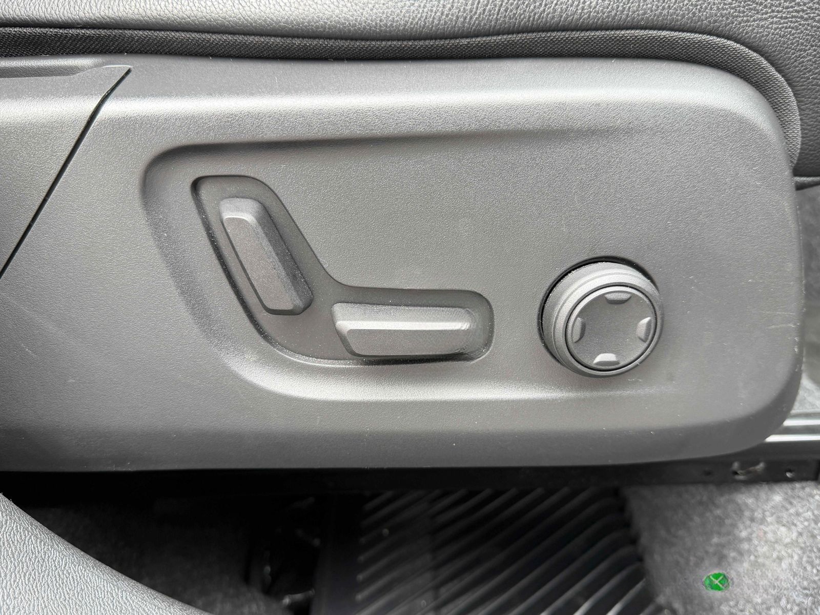 Volvo XC40 T5 R Design AWD NAVI/LED/AHK/360°/PANO foto 23