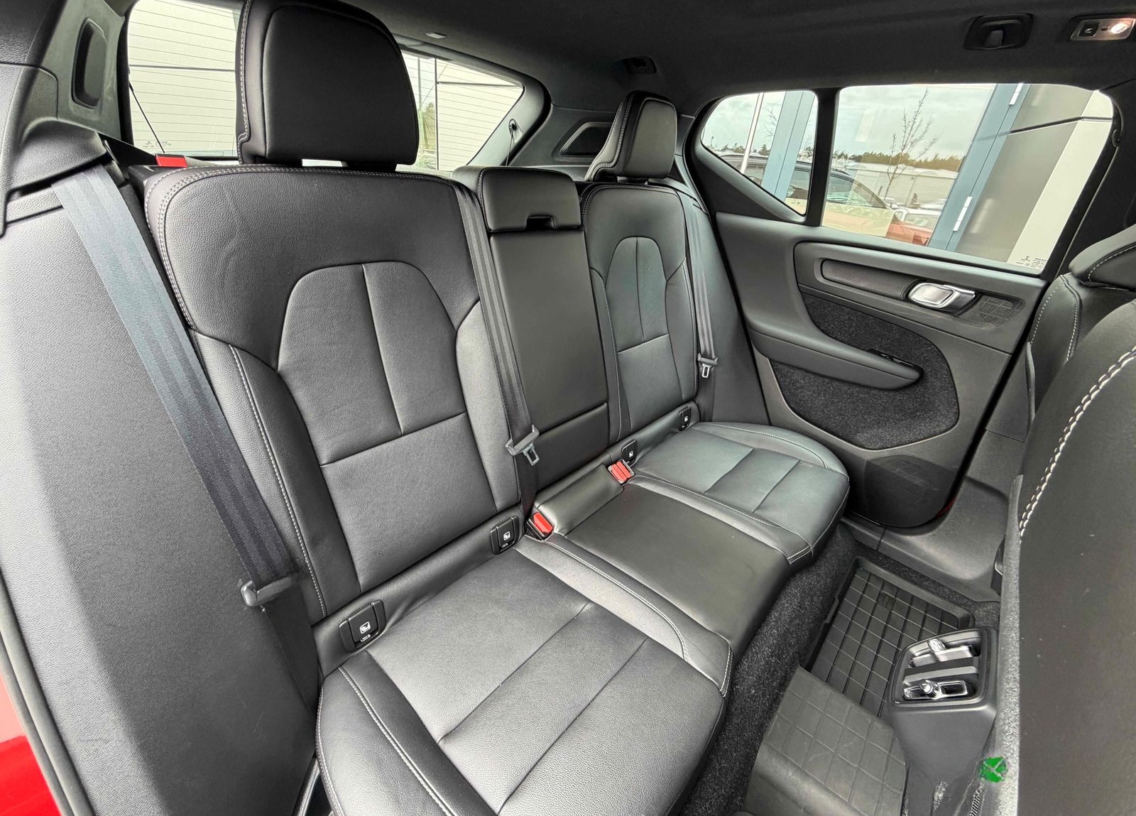 Volvo XC40 T5 R Design AWD NAVI/LED/AHK/360°/PANO foto 25