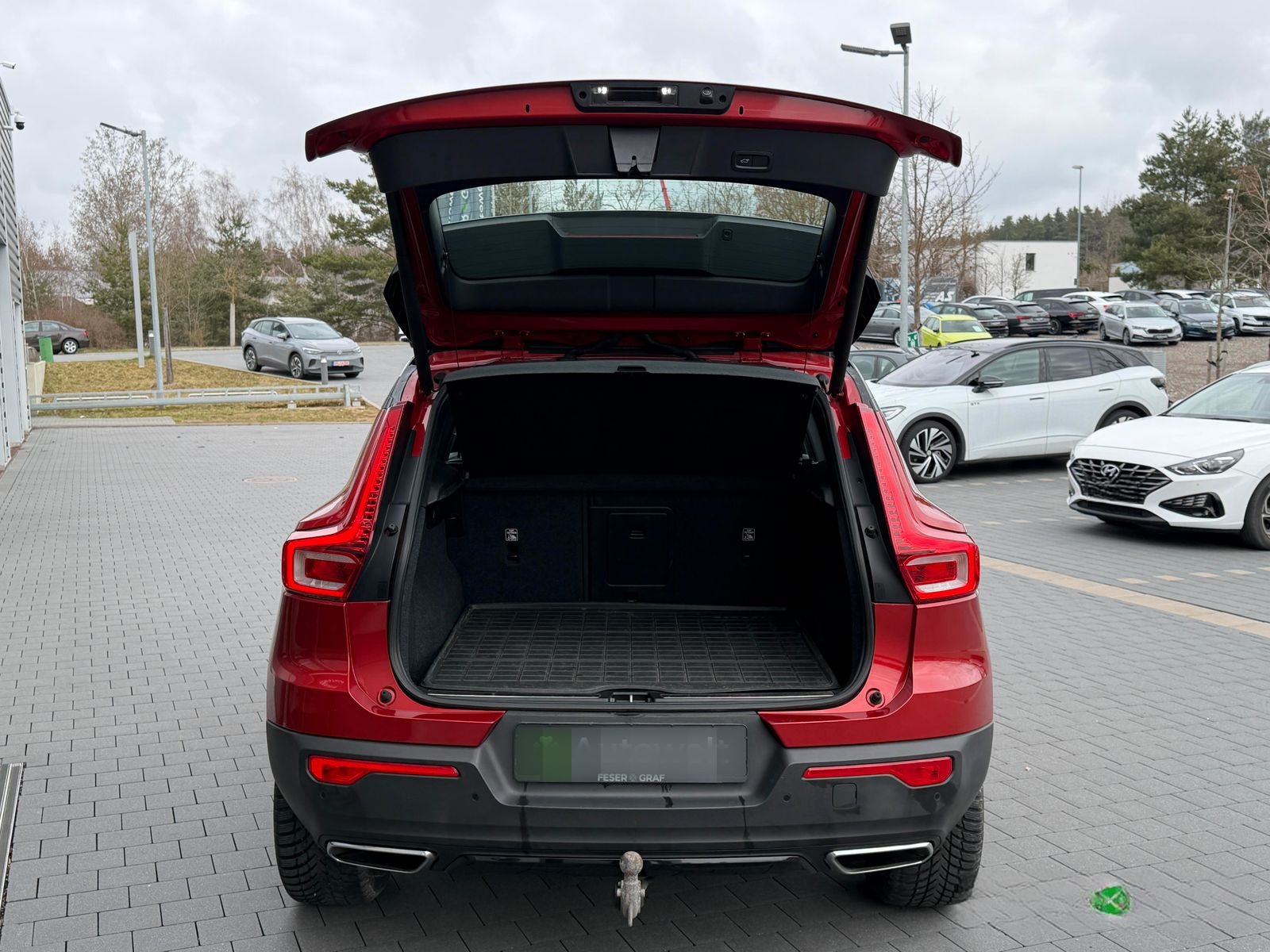 Volvo XC40 T5 R Design AWD NAVI/LED/AHK/360°/PANO foto 5