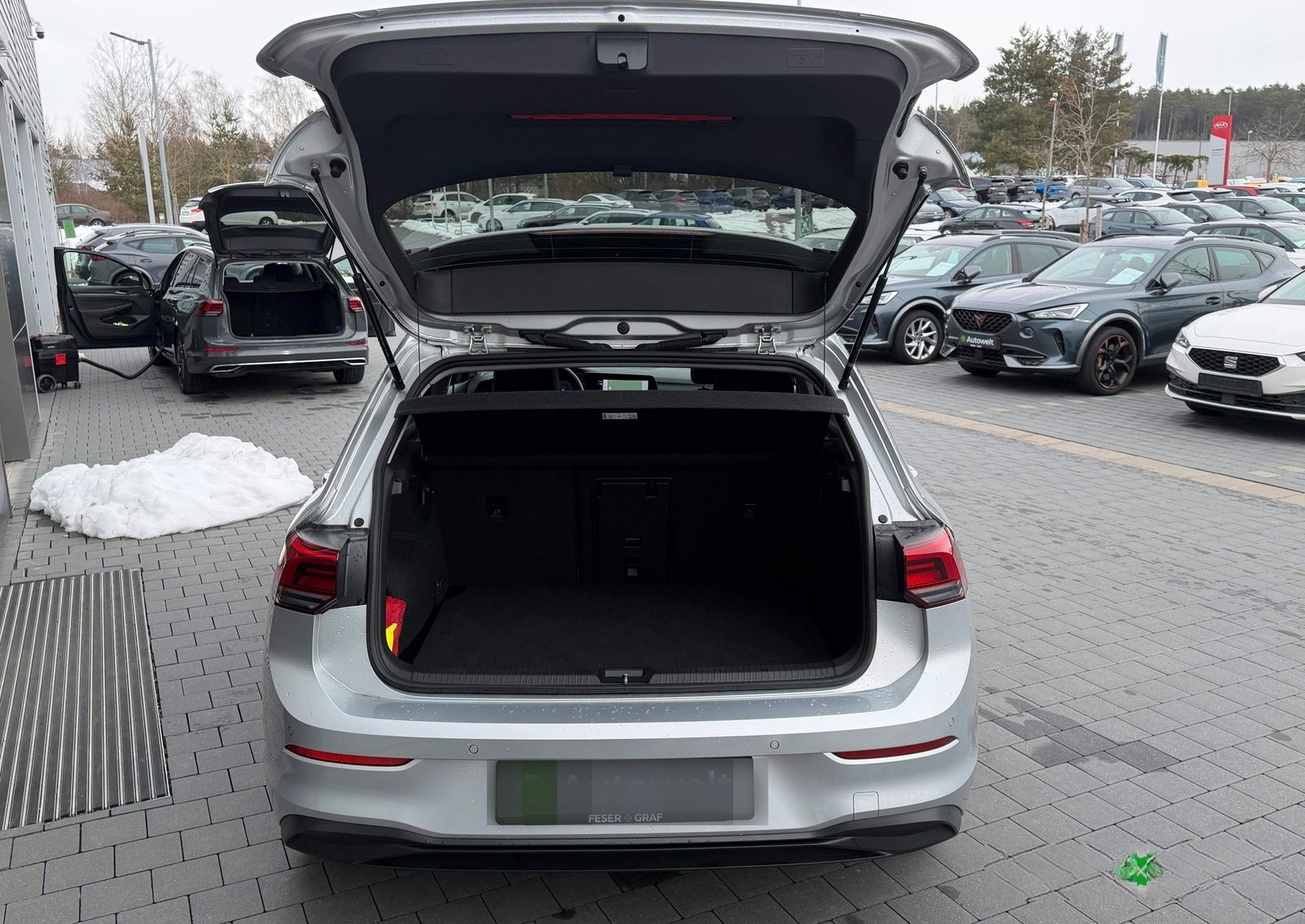 Volkswagen Golf VIII 2.0 TDI Life NAVI/KAMERA/ACC/LED/APP foto 4