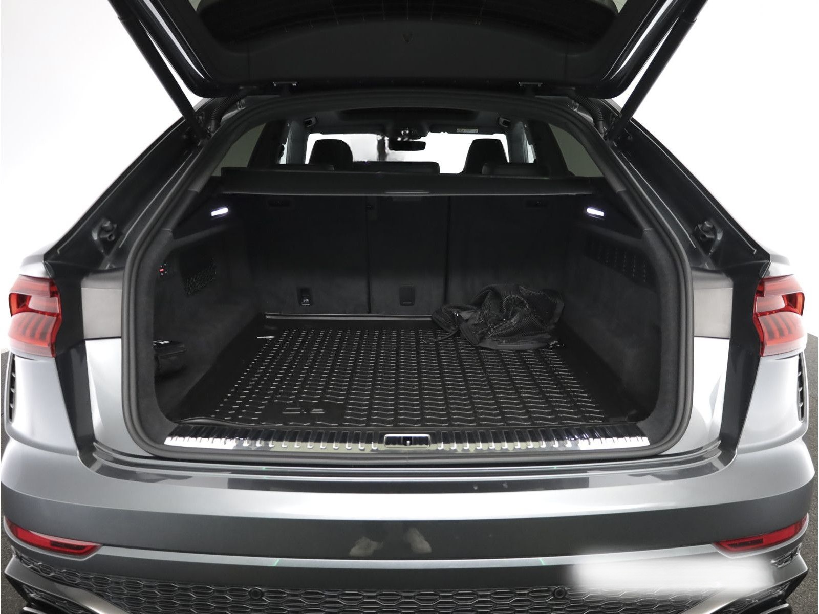 Audi RS Q8 tiptr. Dynamik+/Keramik/Pano/StdHzg/B&O foto 24