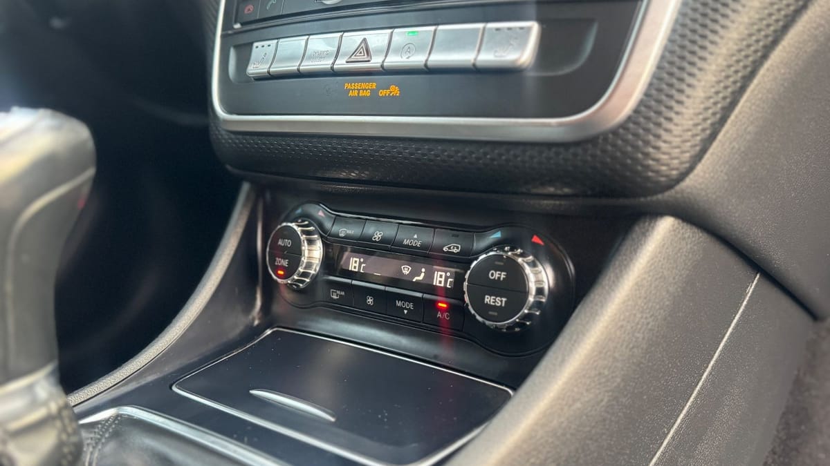 Mercedes-Benz A 180 AMG-Line | 2.HAND| 59.590KM | LED | KAMERA foto 16