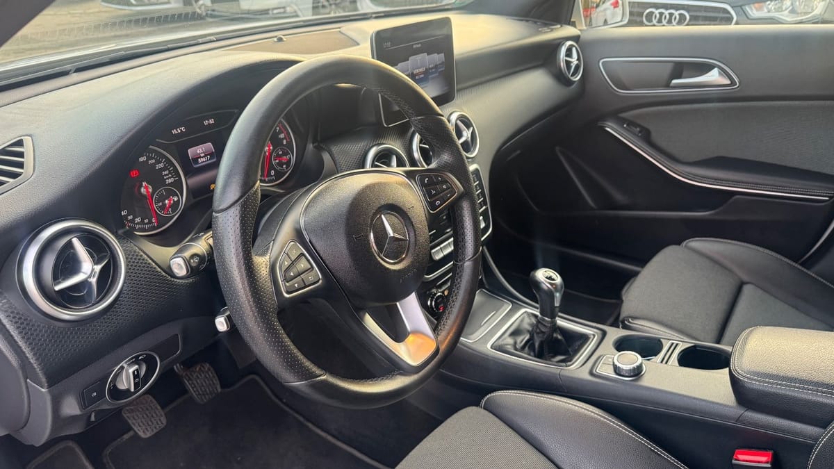 Mercedes-Benz A 180 AMG-Line | 2.HAND| 59.590KM | LED | KAMERA foto 7