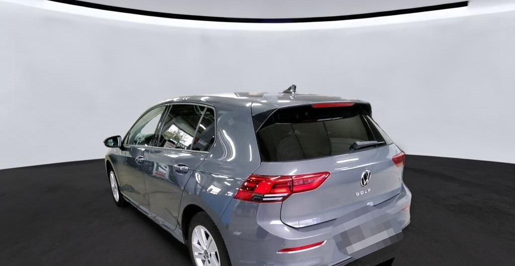 Volkswagen Golf VIII  Life 1.5TSI+96kW+SHZ+ALU foto 2