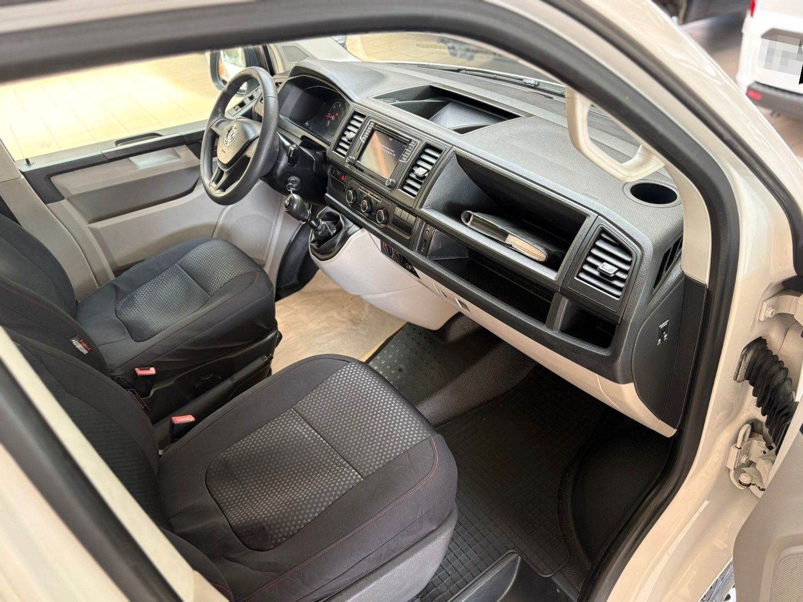 Volkswagen T6 Transporter/Fenster-Bus/Mixto 5-Sitzer/Lang/ foto 18