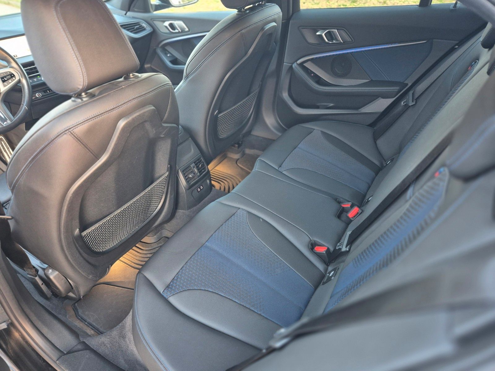 BMW 118 i Automatik*M Sport*Navi*AHK*Lenkradheizung* foto 11