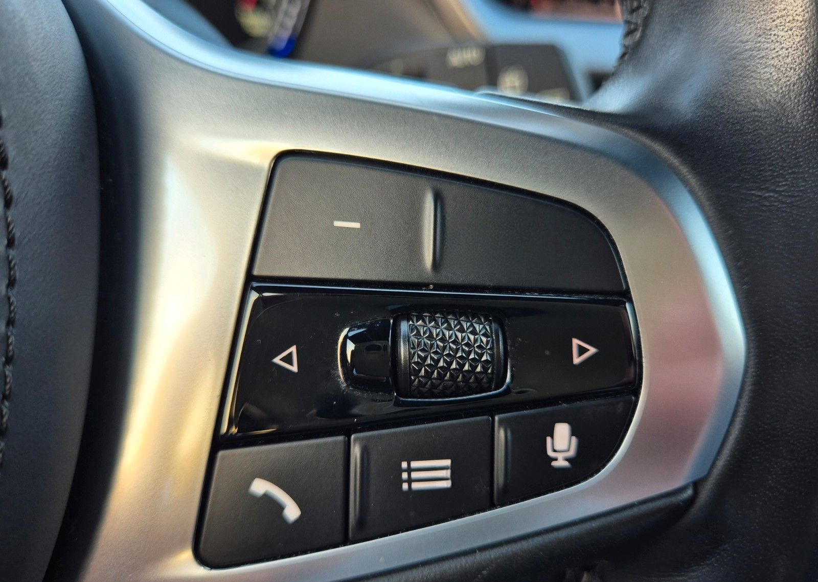 BMW 118 i Automatik*M Sport*Navi*AHK*Lenkradheizung* foto 17