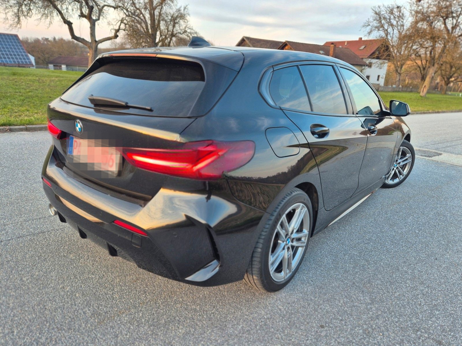 BMW 118 i Automatik*M Sport*Navi*AHK*Lenkradheizung* foto 5