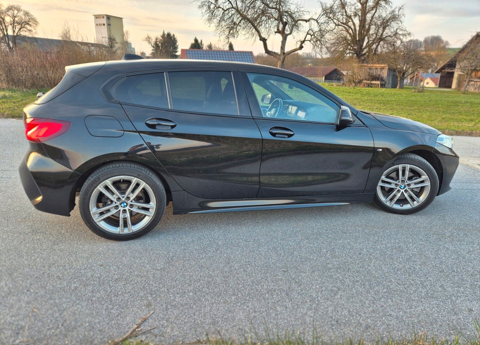 BMW 118 i Automatik*M Sport*Navi*AHK*Lenkradheizung* foto 6