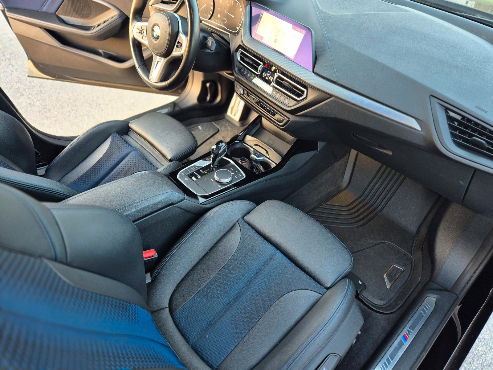 BMW 118 i Automatik*M Sport*Navi*AHK*Lenkradheizung* foto 10