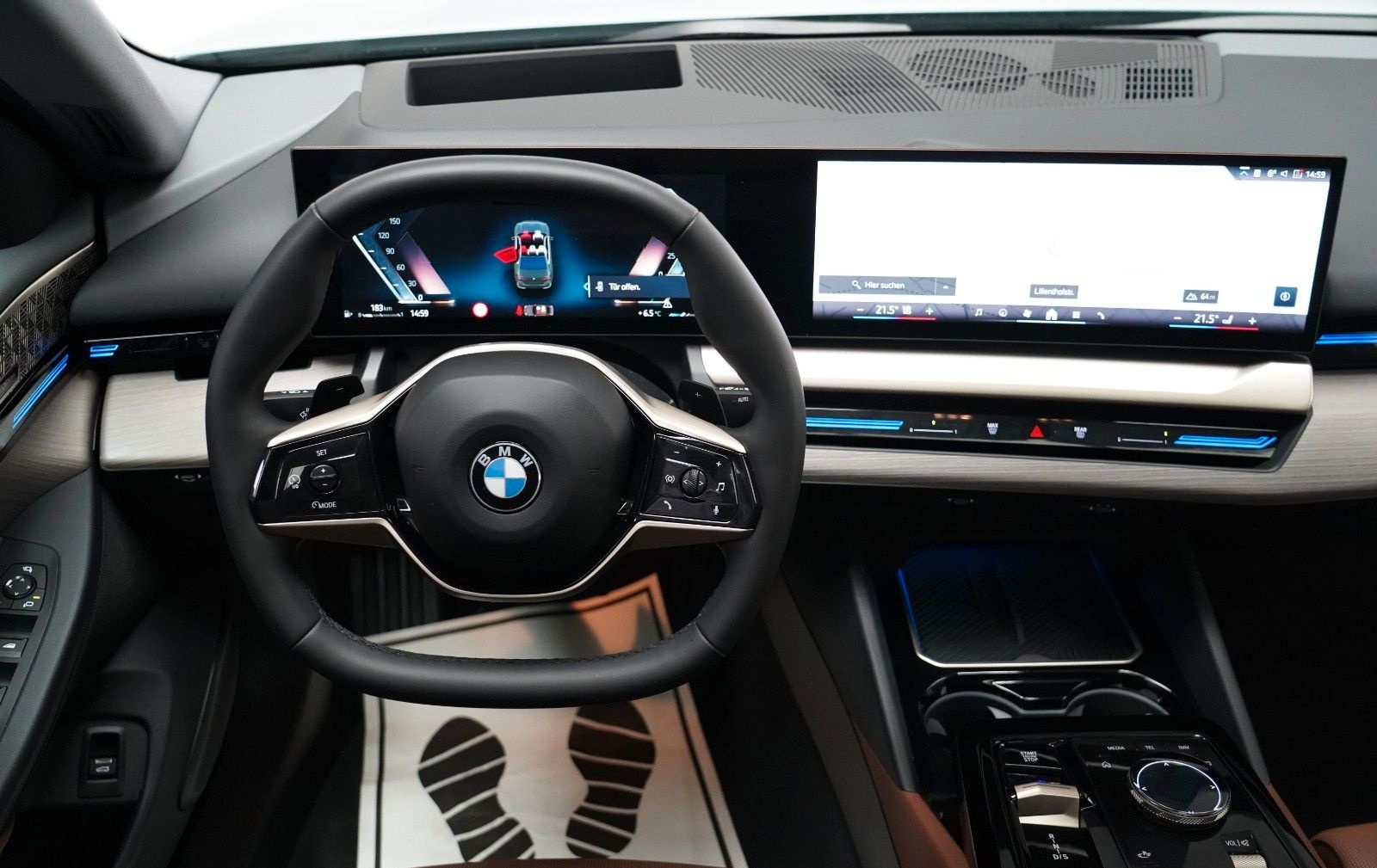 BMW 520d xDrive PANO ICONIC 360 HEADUP KEY B&W foto 22