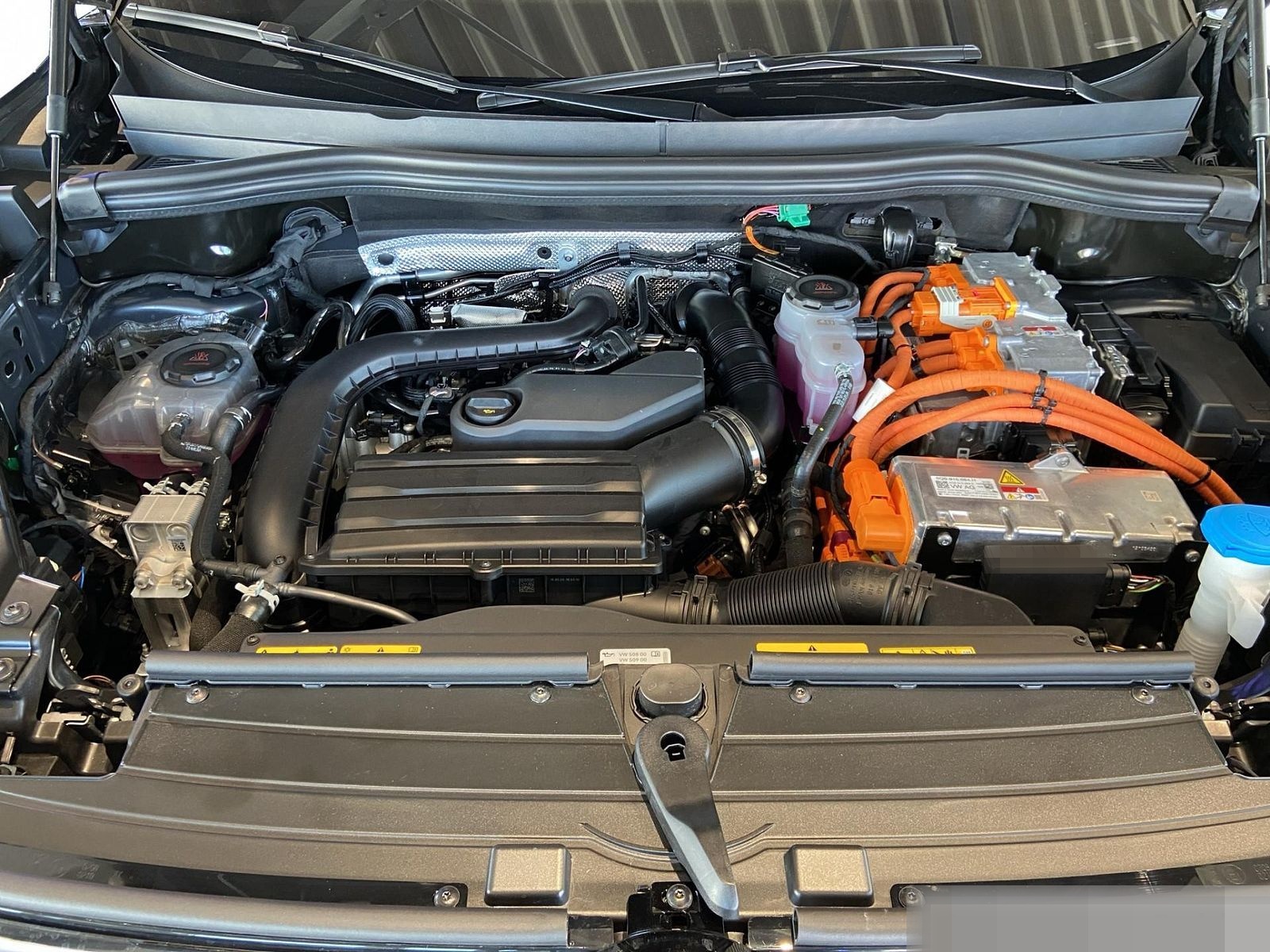 Volkswagen Tiguan R-Line 1.5 TSI eHybrid 130 kW / 85 kW LED foto 19