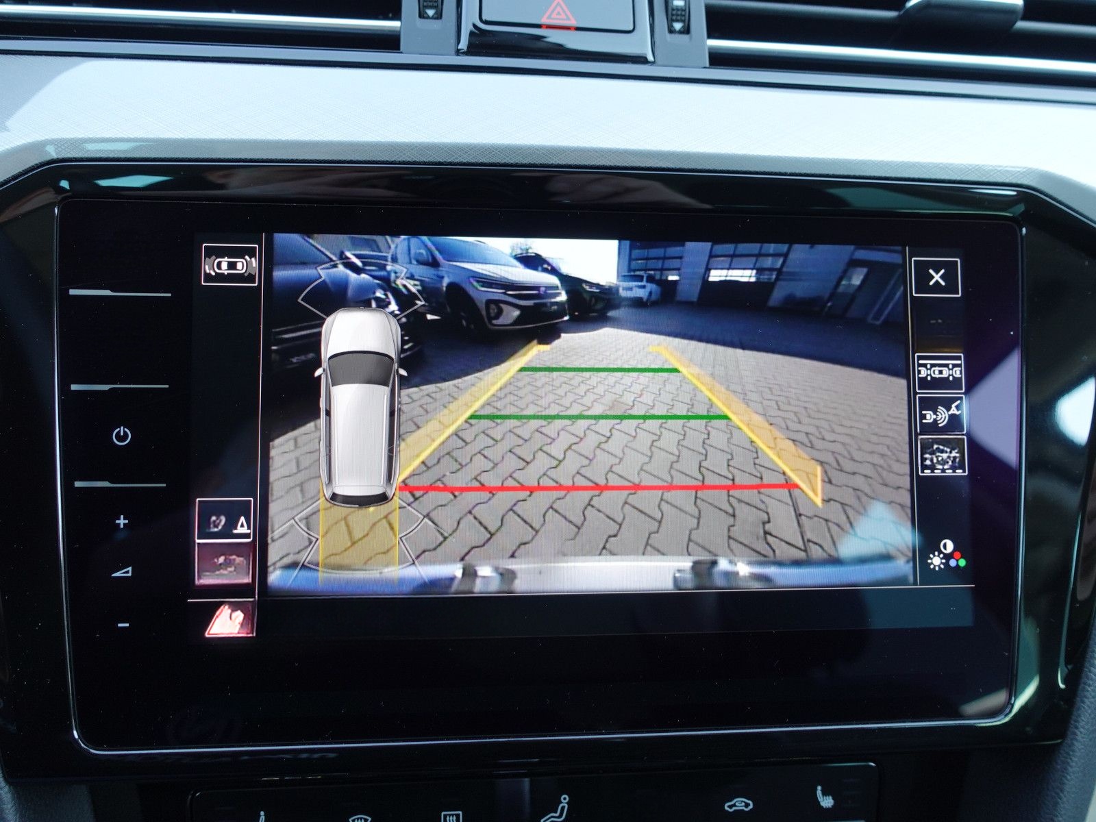 Volkswagen Passat 2,0 TDI Var. Business DSG/AHK//DigiTacho foto 16