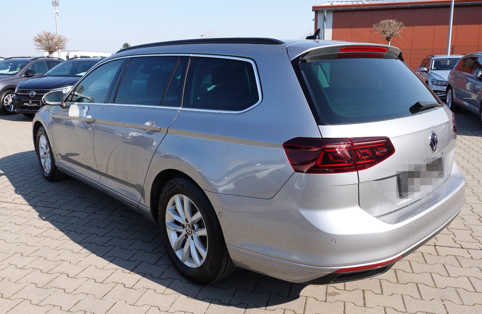 Volkswagen Passat 2,0 TDI Var. Business DSG/AHK//DigiTacho foto 6