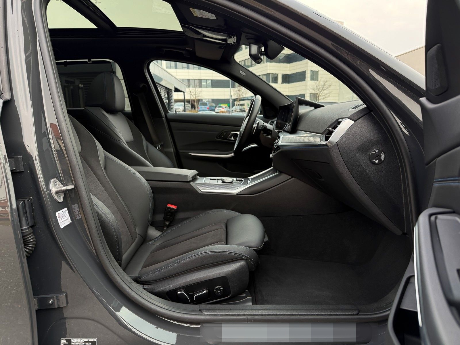 BMW 320d xD M Sport HuD AHK Pano hifi StHzg 360° foto 15
