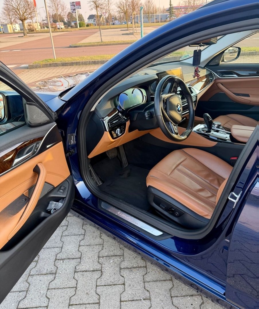 BMW 520i G31 Luxury Line Shadow Line  foto 5