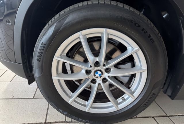 BMW X3 xDrive 20iA 18'' Navi LED Parkass. Spsitze.SH foto 3