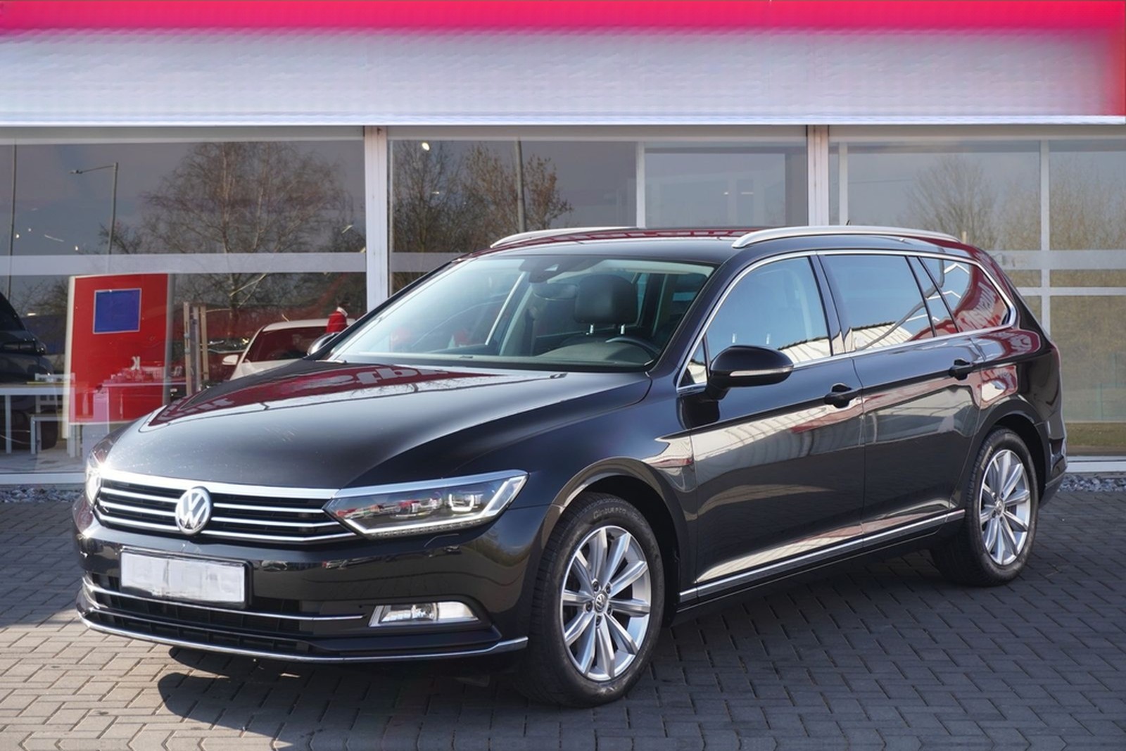 Volkswagen Passat Variant 2.0 TDI Highline LED Navi AHK foto 2