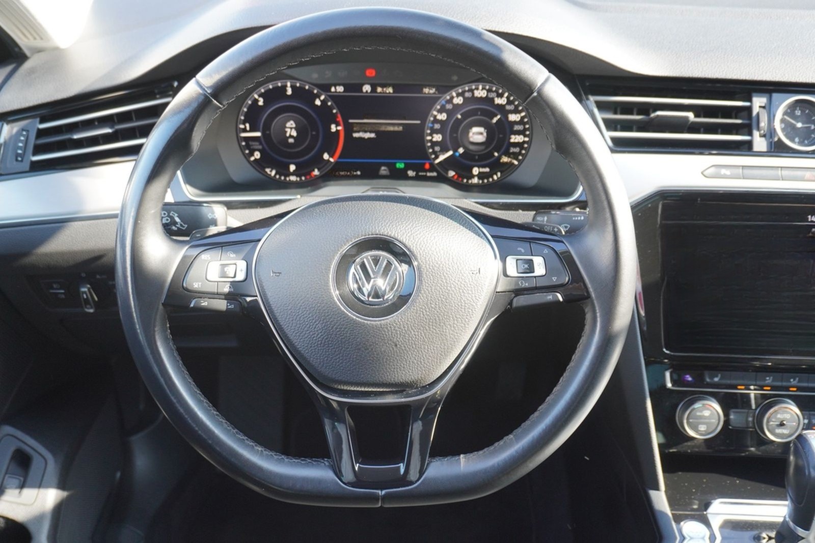 Volkswagen Passat Variant 2.0 TDI Highline LED Navi AHK foto 13