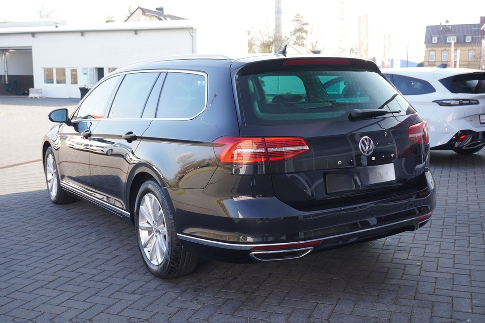 Volkswagen Passat Variant 2.0 TDI Highline LED Navi AHK foto 3
