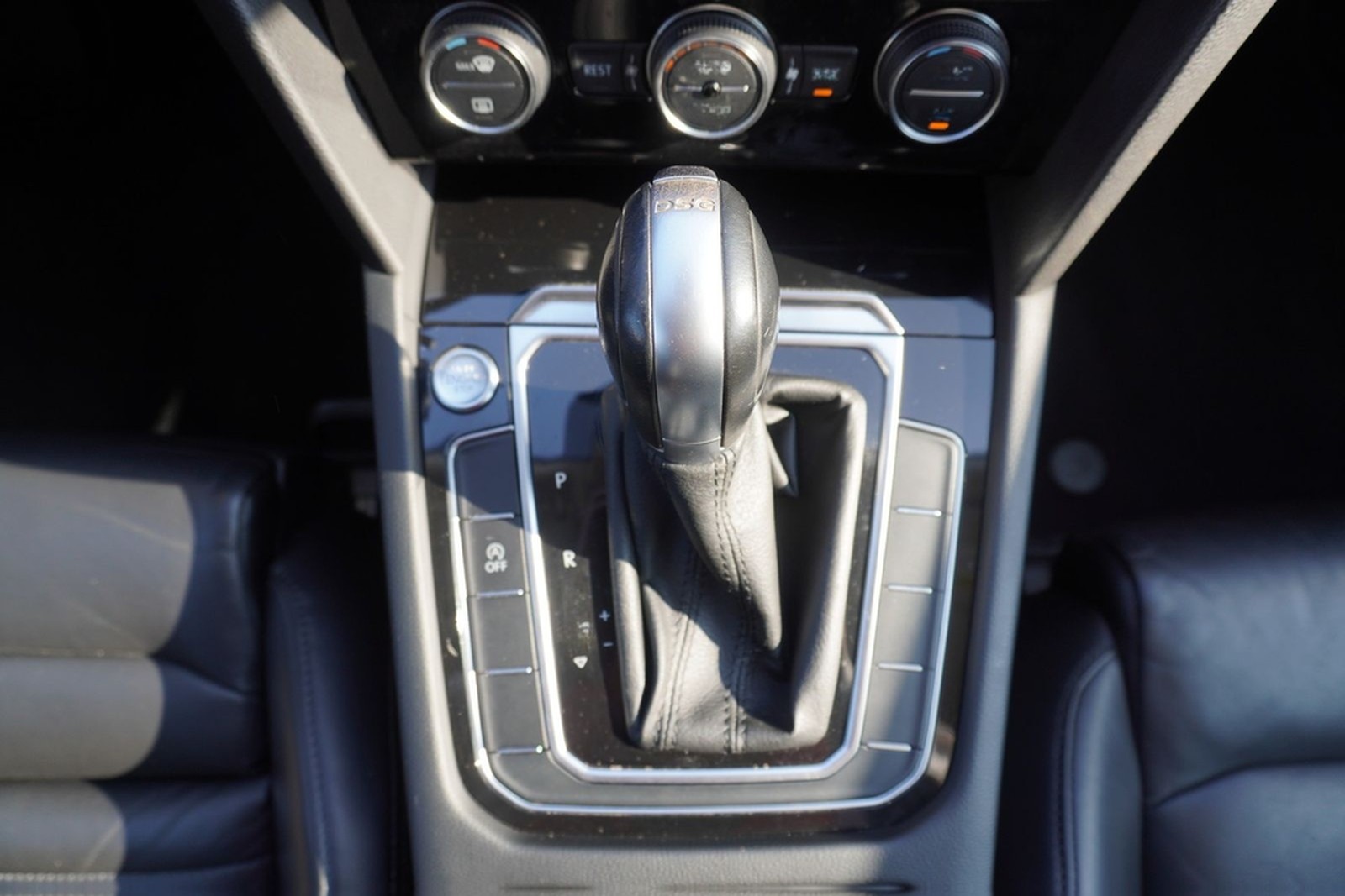 Volkswagen Passat Variant 2.0 TDI Highline LED Navi AHK foto 22