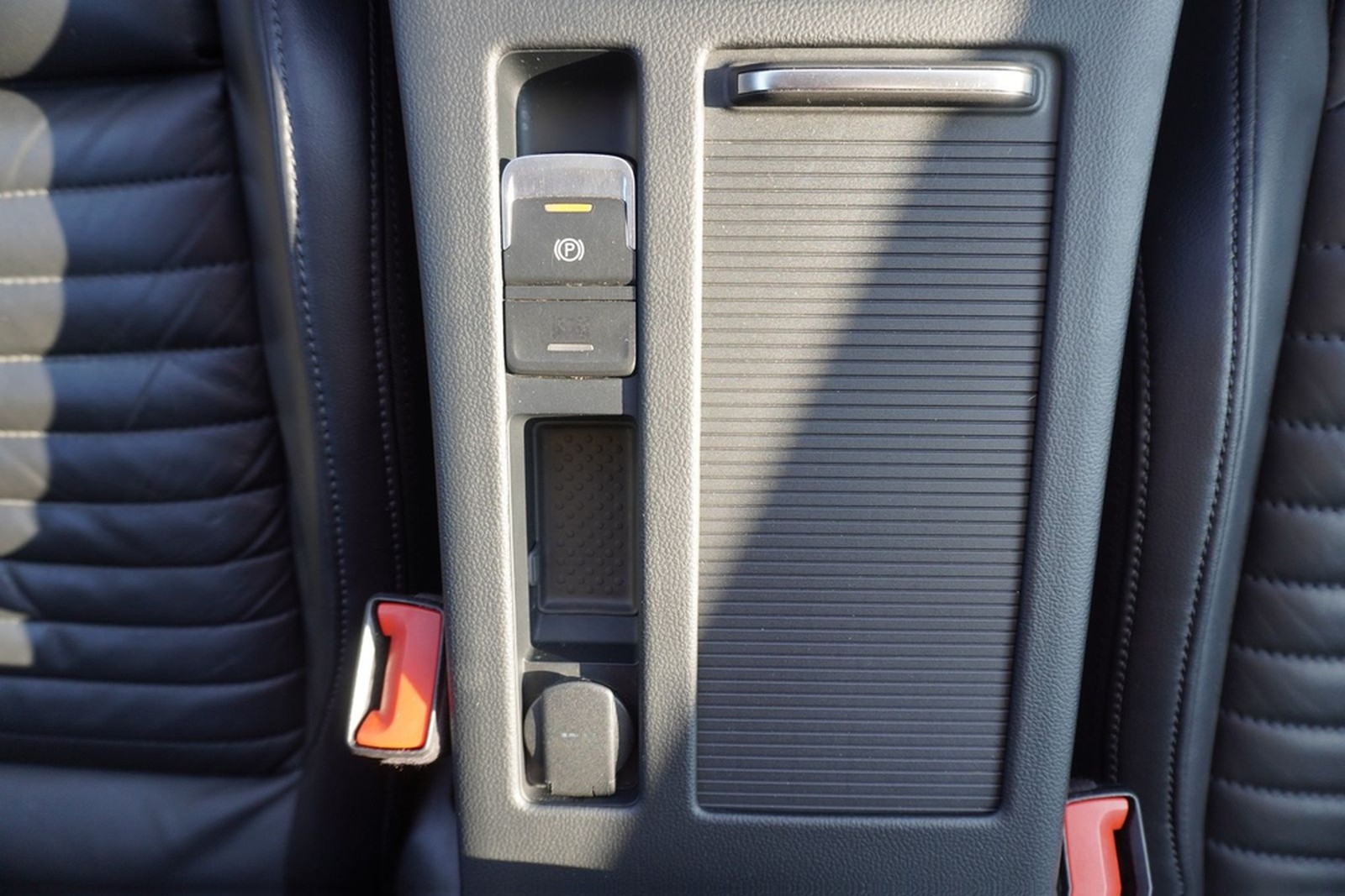 Volkswagen Passat Variant 2.0 TDI Highline LED Navi AHK foto 29