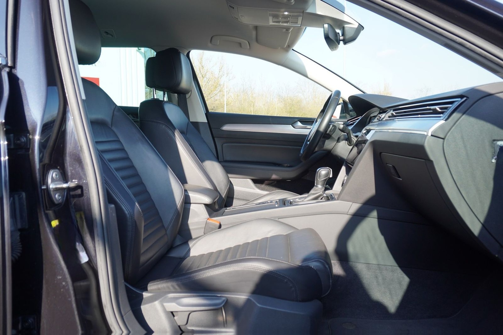 Volkswagen Passat Variant 2.0 TDI Highline LED Navi AHK foto 30