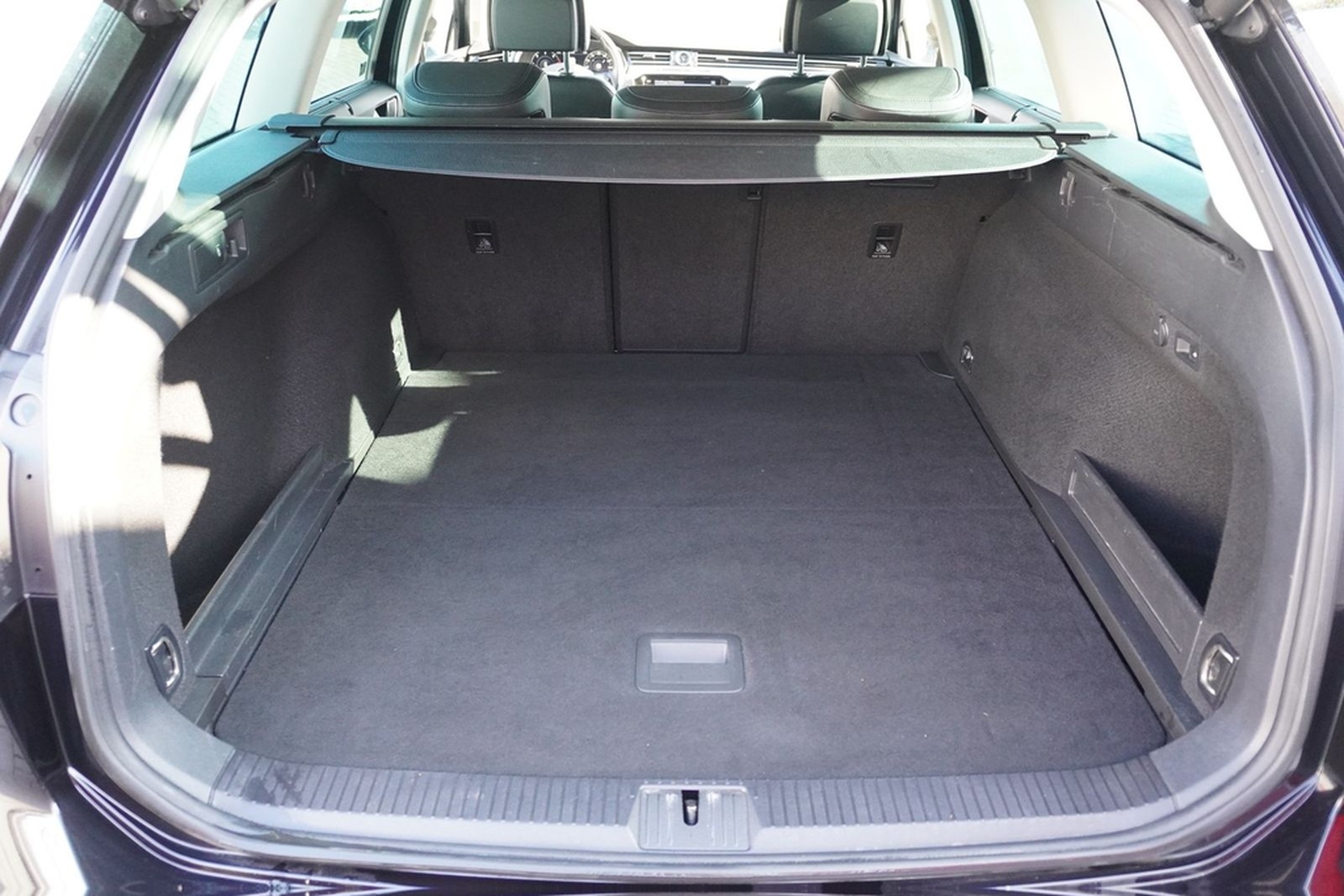Volkswagen Passat Variant 2.0 TDI Highline LED Navi AHK foto 33