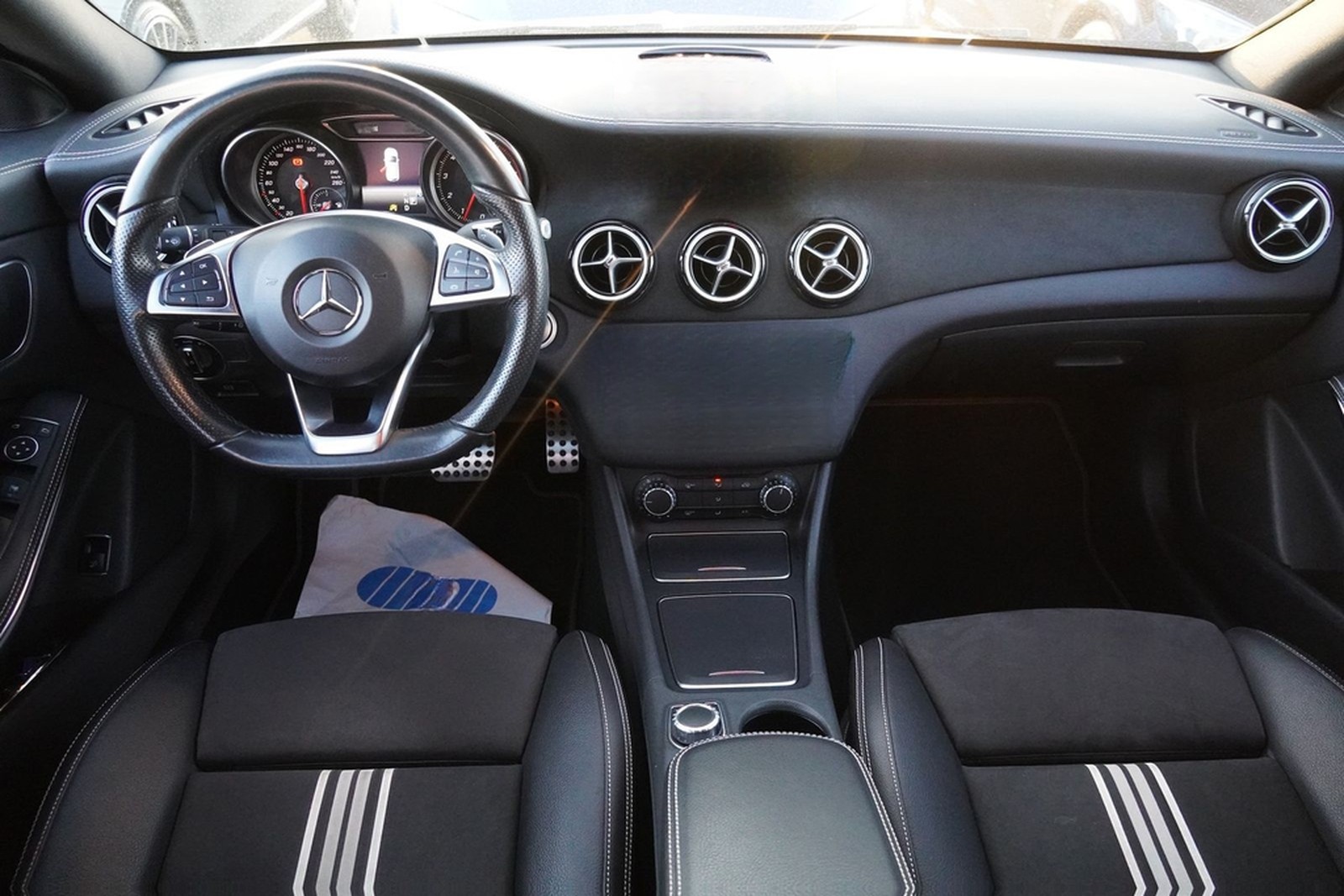 Mercedes-Benz CLA 180 Shooting Brake AMG Line LED Standheizung foto 11