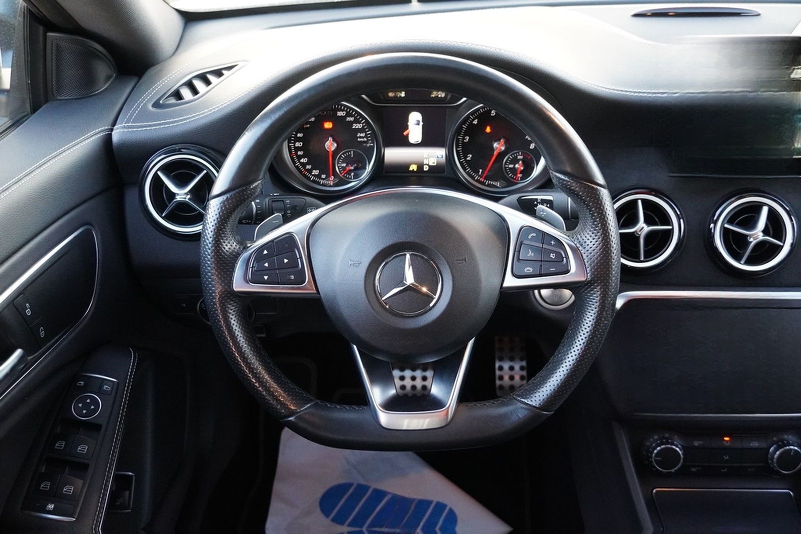 Mercedes-Benz CLA 180 Shooting Brake AMG Line LED Standheizung foto 17