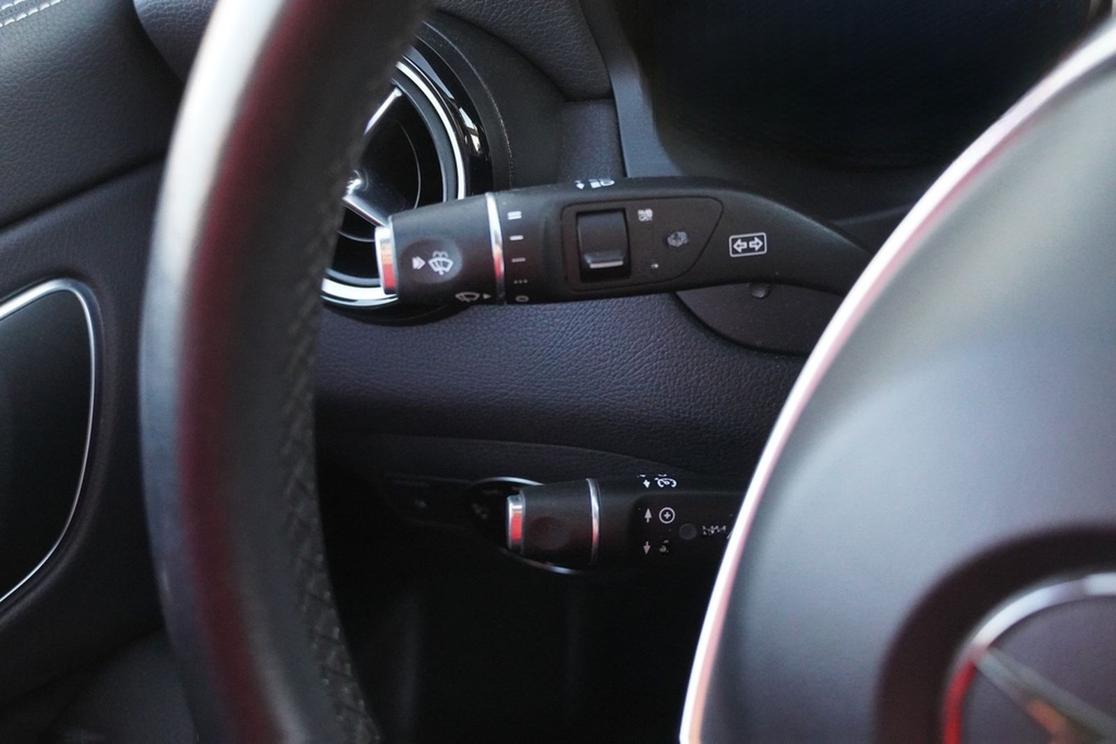 Mercedes-Benz CLA 180 Shooting Brake AMG Line LED Standheizung foto 20