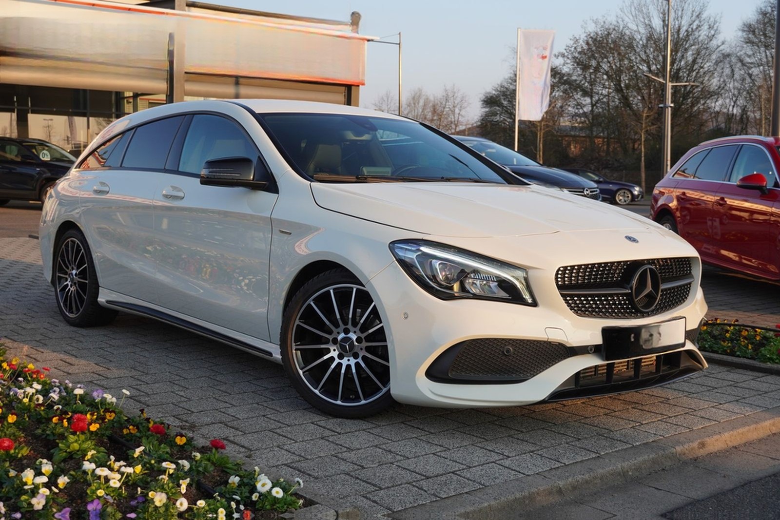 Mercedes-Benz CLA 180 Shooting Brake AMG Line LED Standheizung foto 4