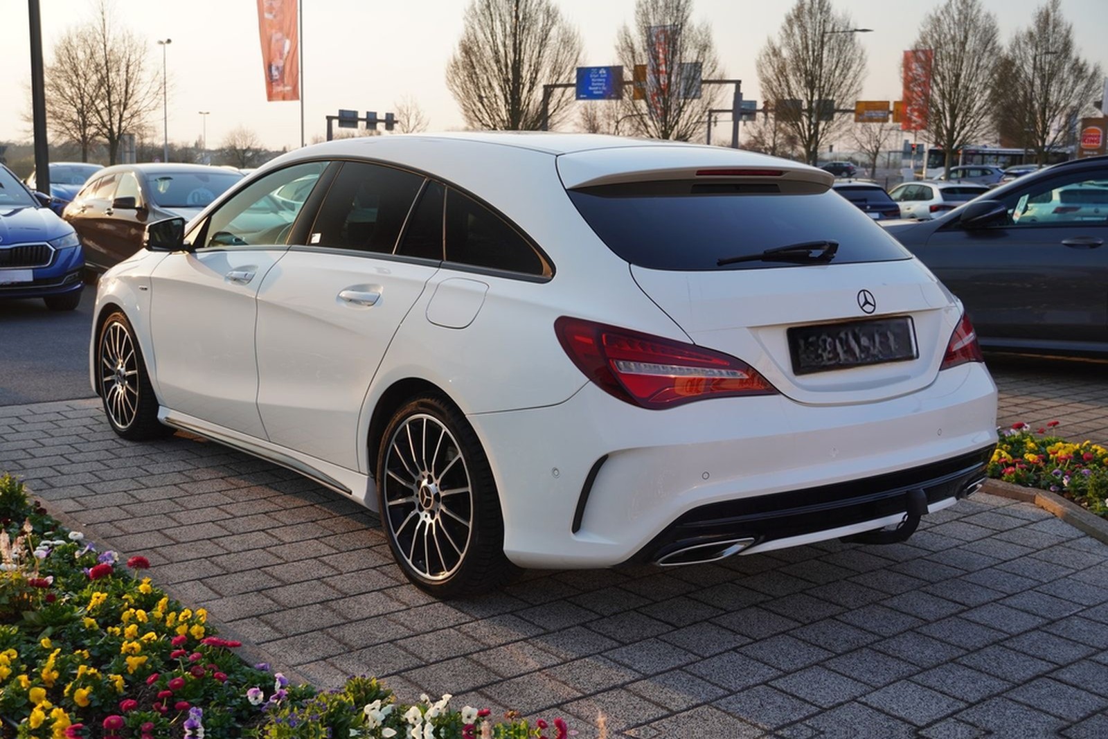 Mercedes-Benz CLA 180 Shooting Brake AMG Line LED Standheizung foto 7