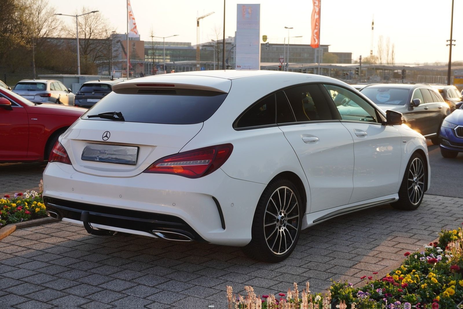 Mercedes-Benz CLA 180 Shooting Brake AMG Line LED Standheizung foto 9