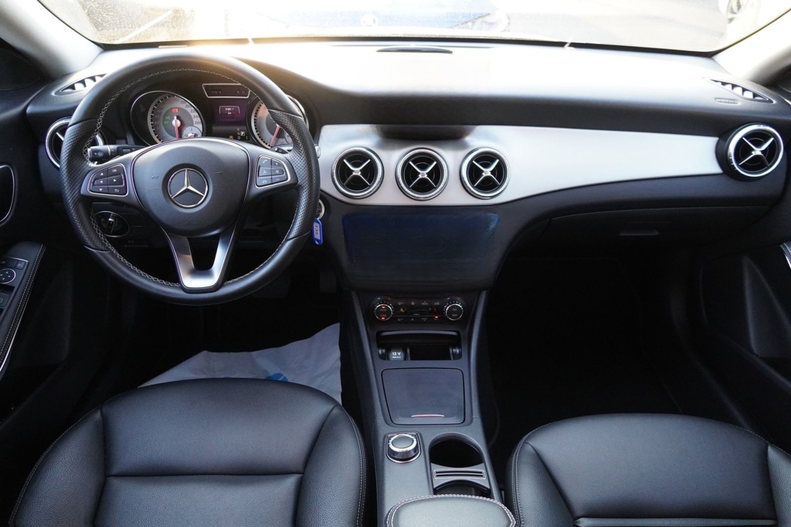 Mercedes-Benz CLA 180 Sportstourer Navi Tempomat Xenon PDC USB foto 11