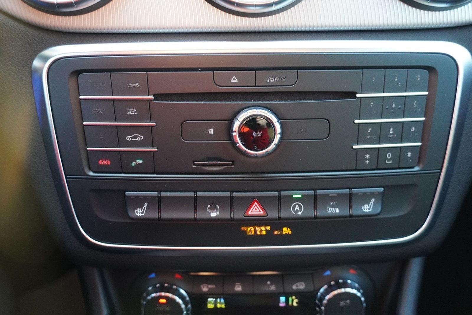 Mercedes-Benz CLA 180 Sportstourer Navi Tempomat Xenon PDC USB foto 15