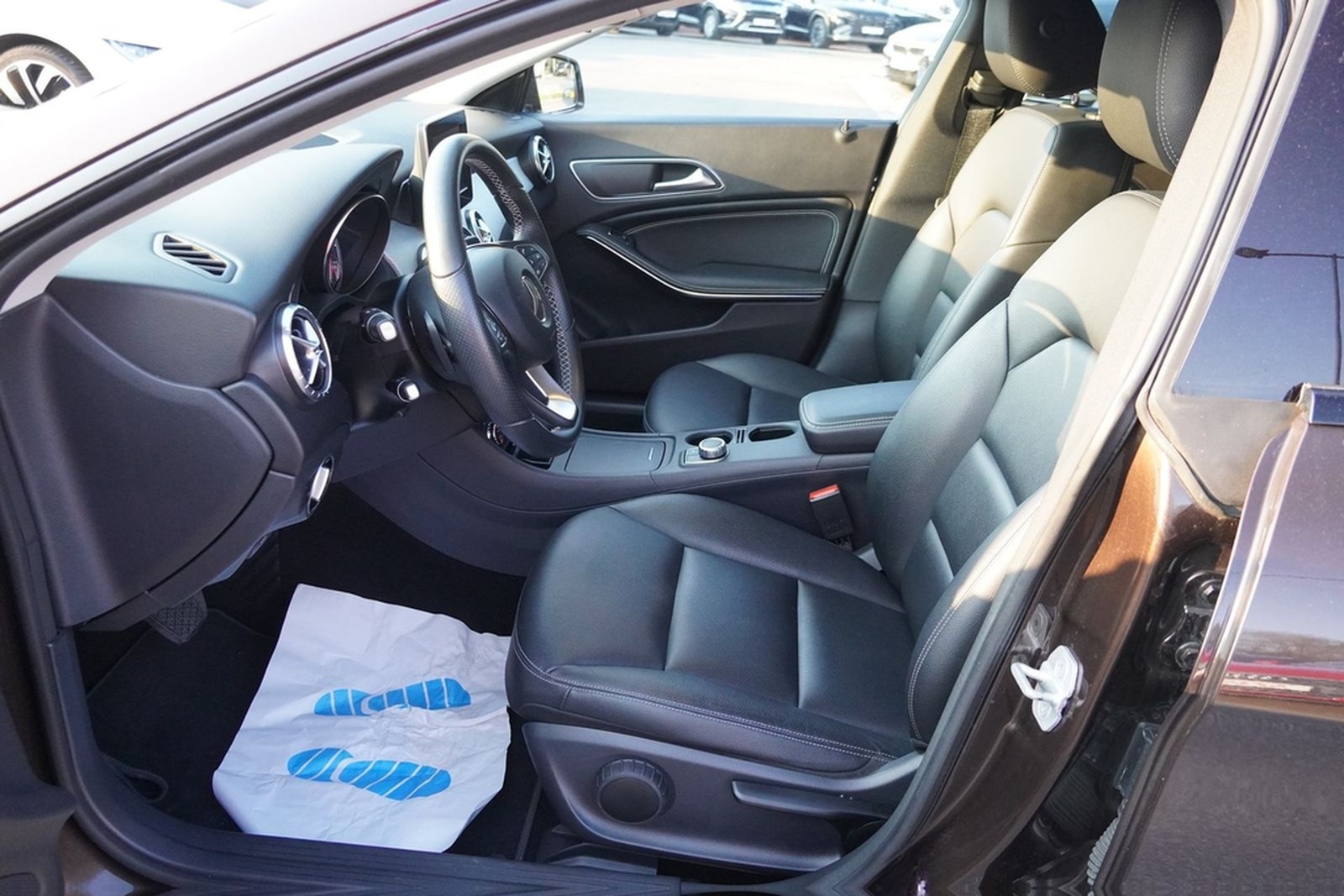 Mercedes-Benz CLA 180 Sportstourer Navi Tempomat Xenon PDC USB foto 27