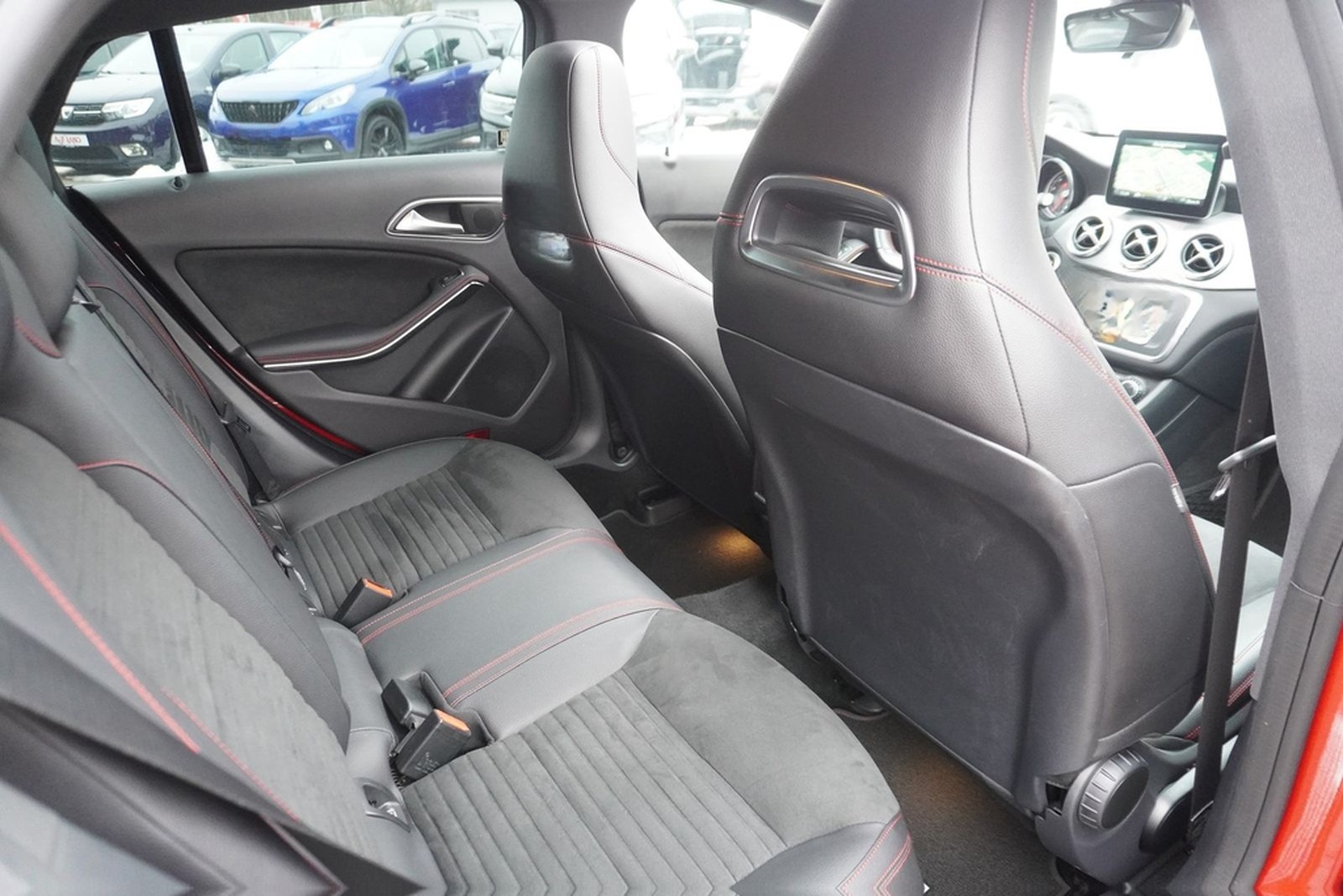 Mercedes-Benz CLA 250 AMG Line LED Navi Panorama Teilleder PDC foto 12