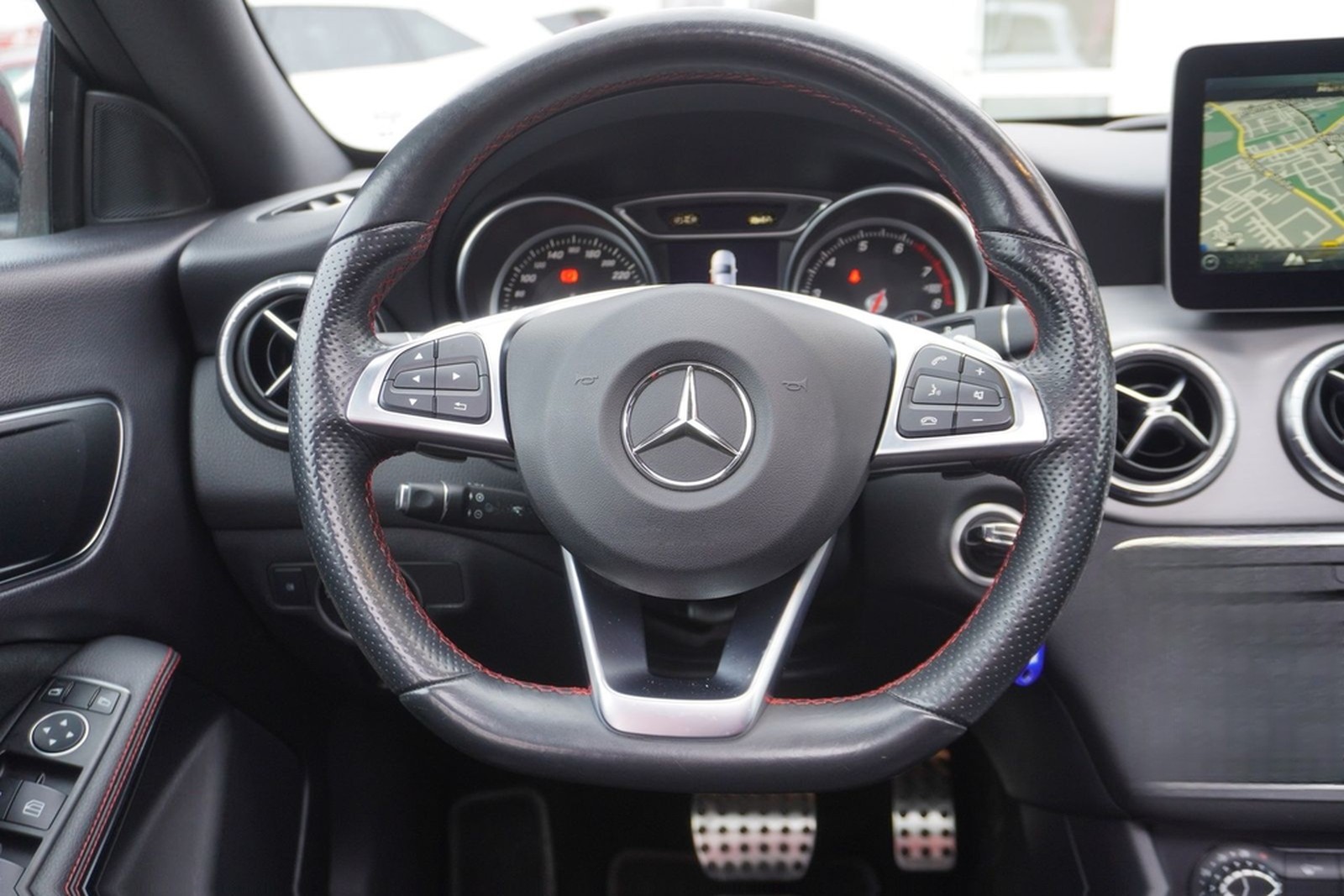 Mercedes-Benz CLA 250 AMG Line LED Navi Panorama Teilleder PDC foto 14